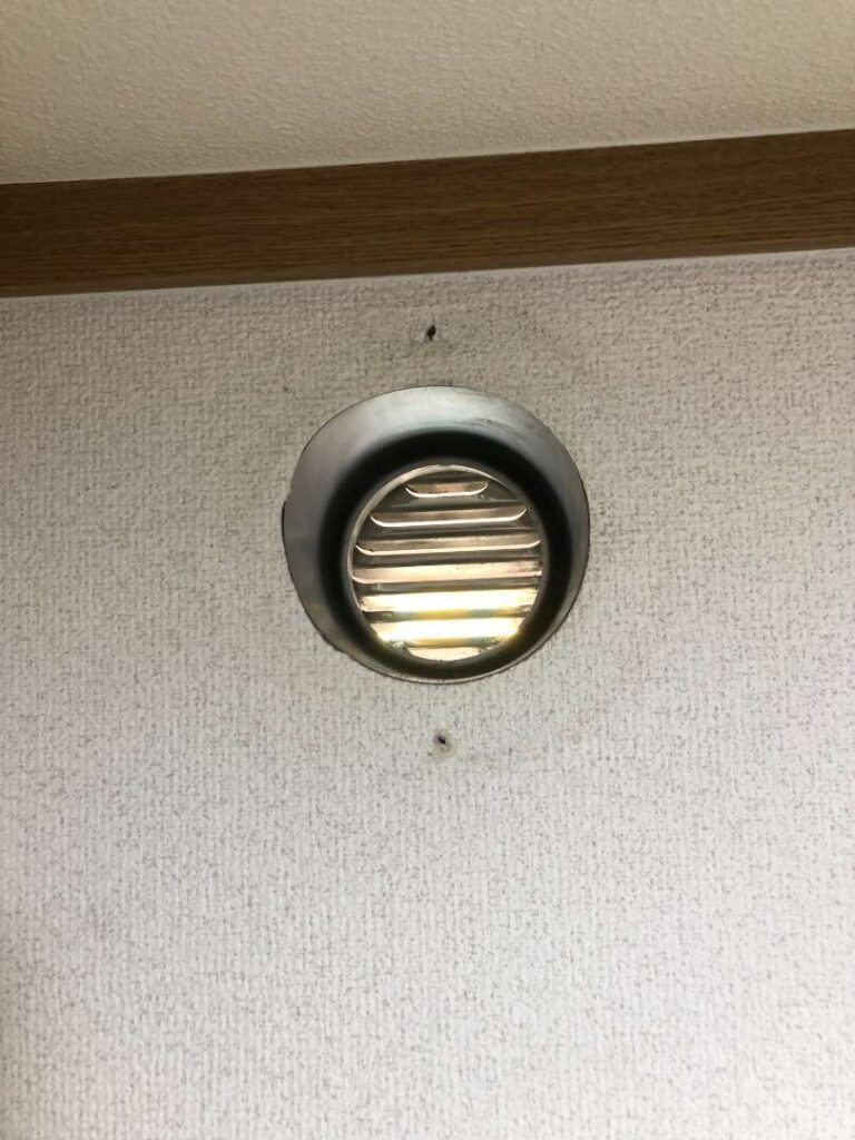 換気扇クリーニング施工中